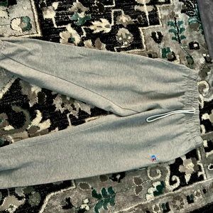 Russell  medium gray